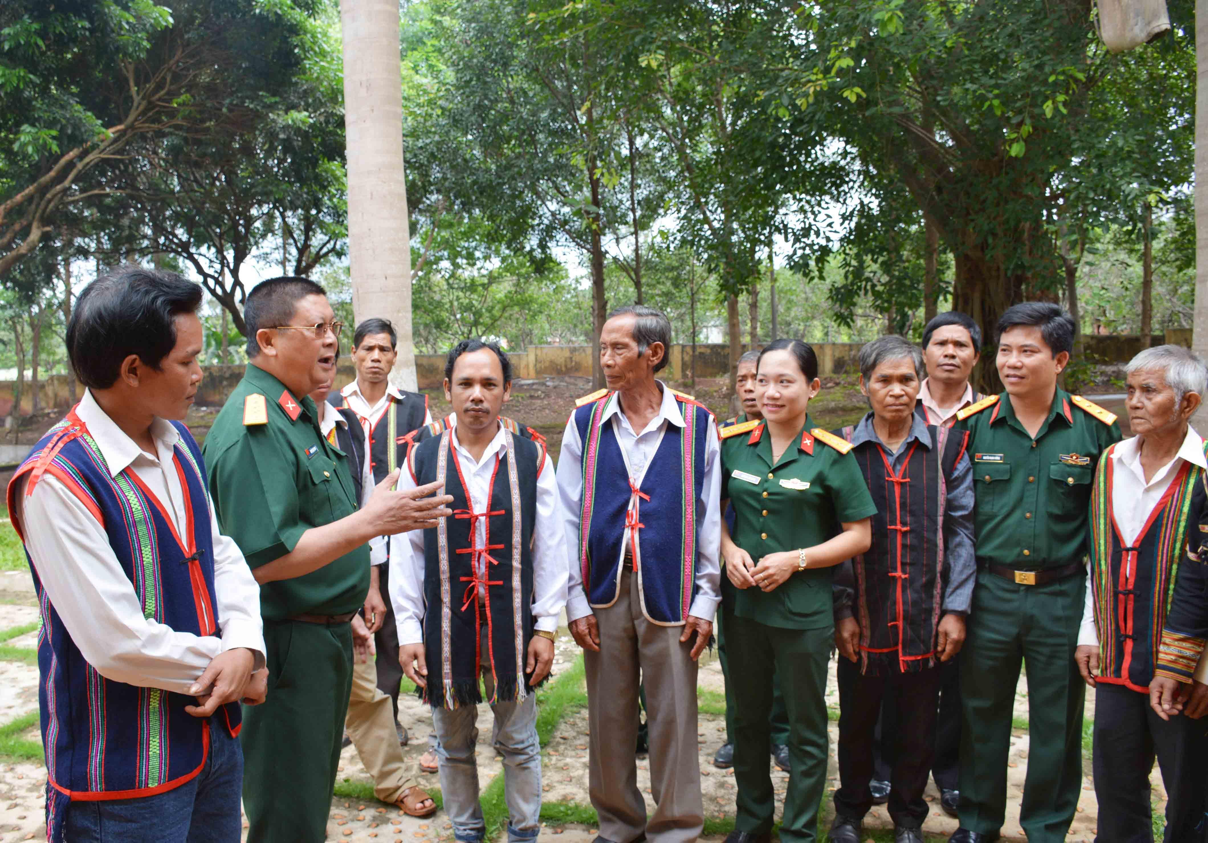 Trọn nghĩa, vẹn tình